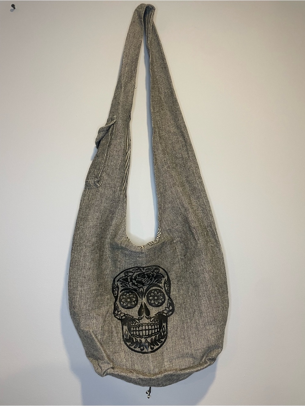 Gray Skull Print Sling Bag